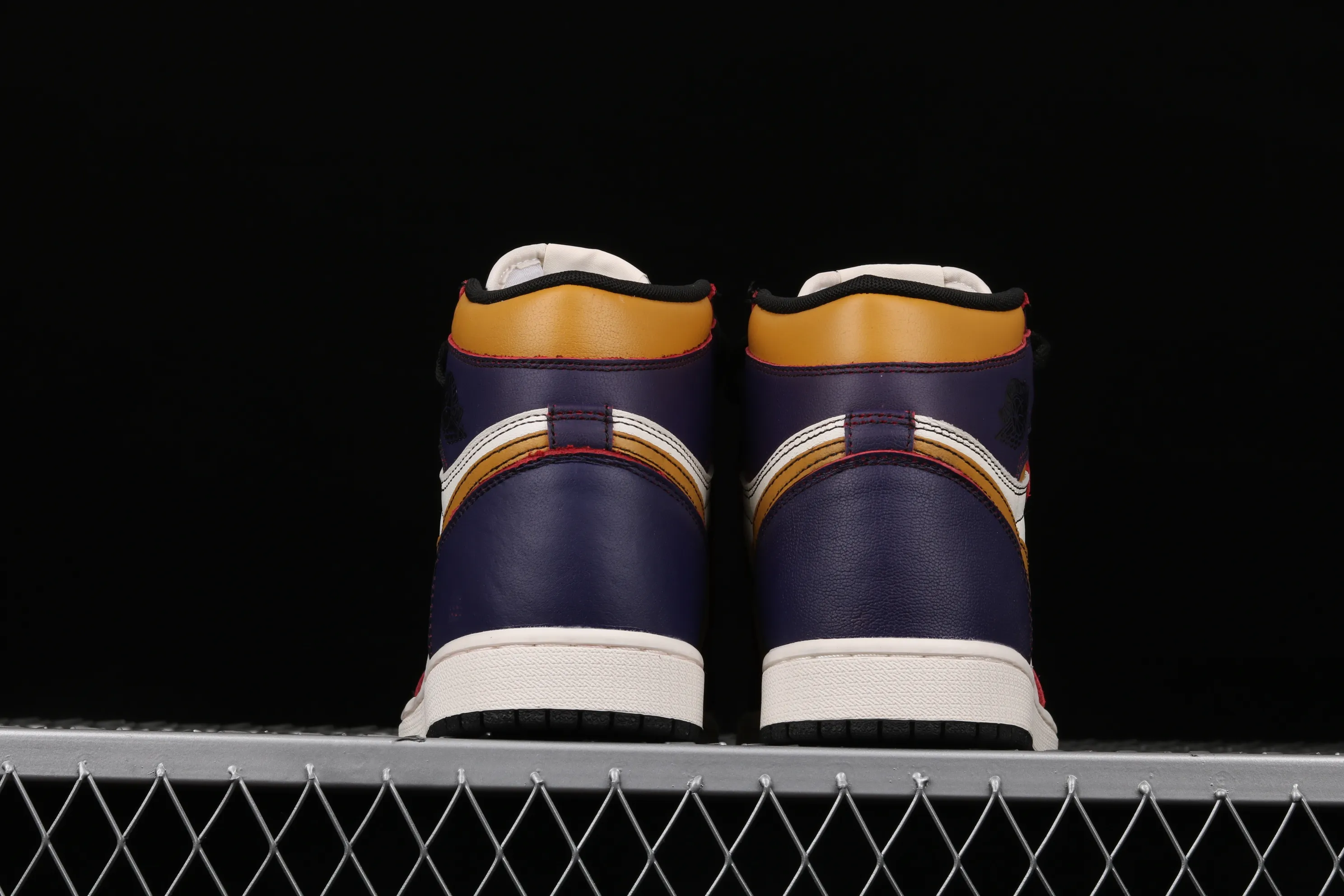 All categories Air Jordan Jordan series basketball shoes Air Jordan 1 High Air Jordan 1 Retro High OG x Nike SB AJ1 cooperation model white purple gold CD6578-507